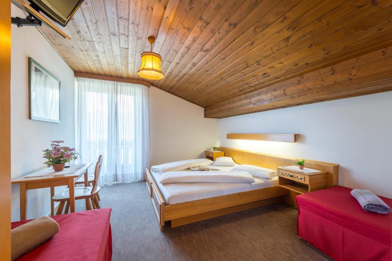 Hotel Pension Rechtenthal Termeno Exterior photo